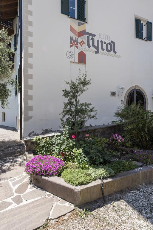 Hotel Tyrol Ora / Auer Exterior foto